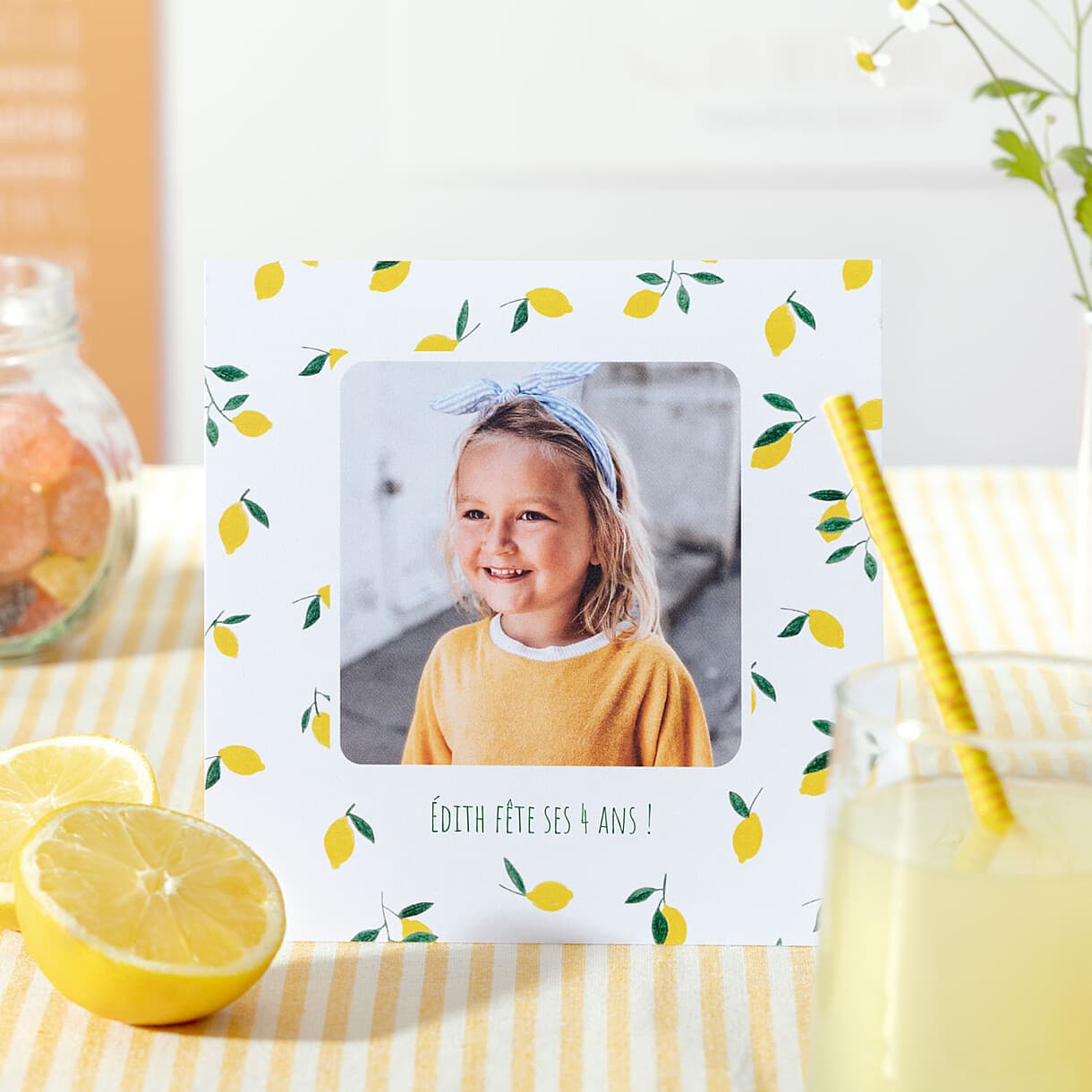 Carte d'anniversaire agrumes crayonnés jaune