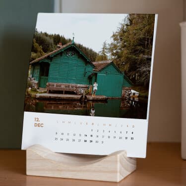 Calendrier publicitaire avec support en bois